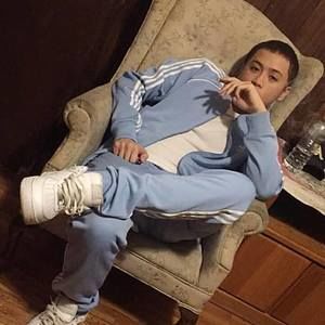 Meet your Posher, Adrian